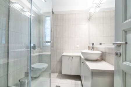 Bathroom with Shower and WC