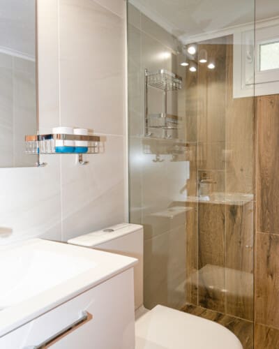 Bathroom with Shower and WC