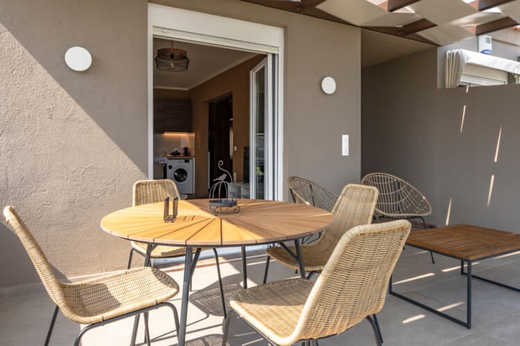 Veranda dining area