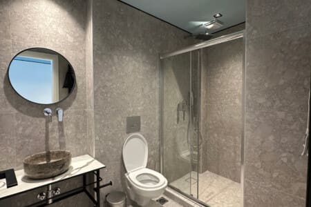 Bathroom with Shower and WC
