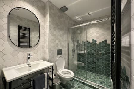 Bathroom with Shower and WC