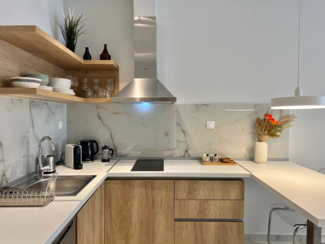 Kitchenette and dining area