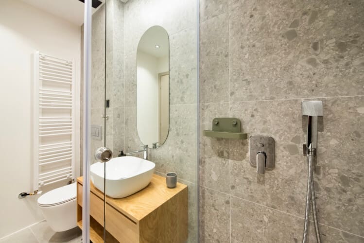 Bathroom with Shower and WC