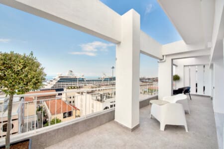 Balcony seating area