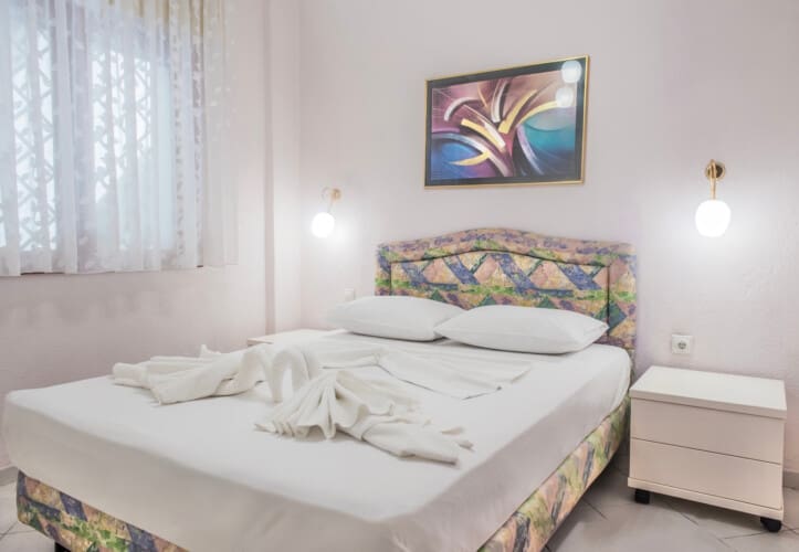 Bedroom with double bed