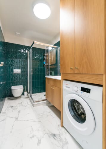 Bathroom with Shower and WC