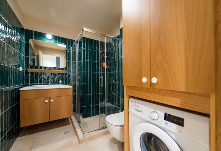 Bathroom with Shower and WC