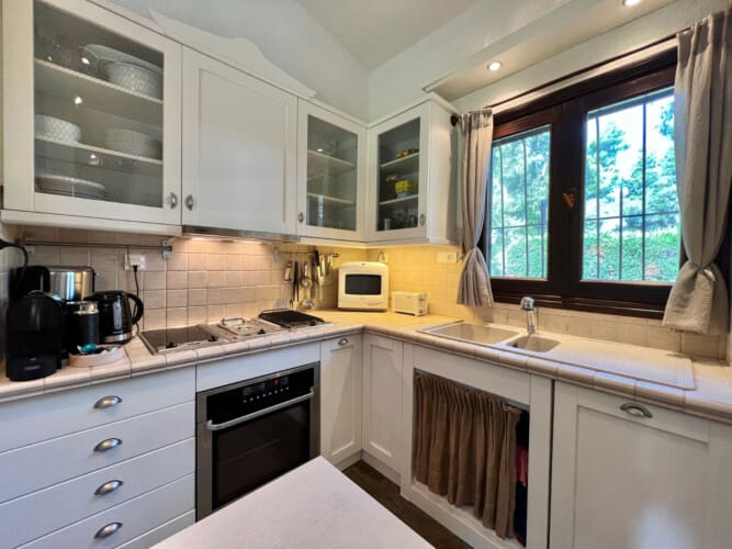 Fully equipped kitchen