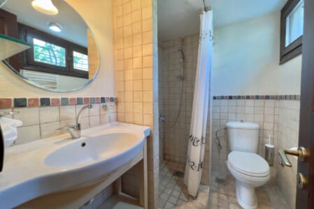 Bathroom with Shower and WC