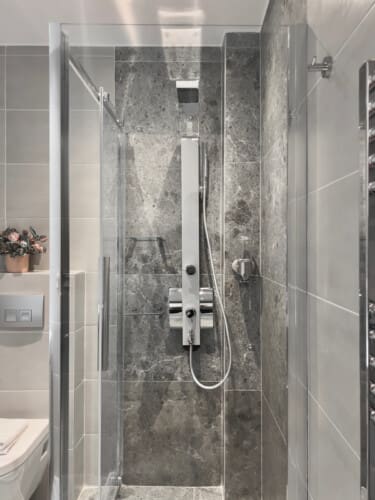 Bathroom with Shower and WC