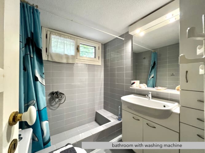 Bathroom with Shower and WC
