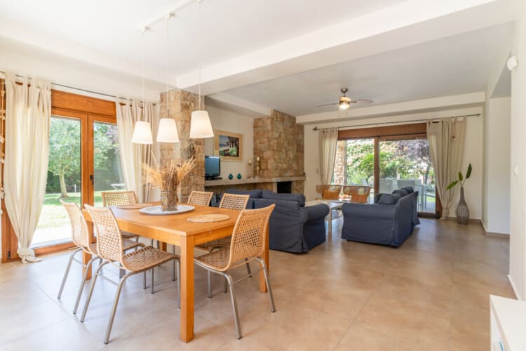Living room and dinning area