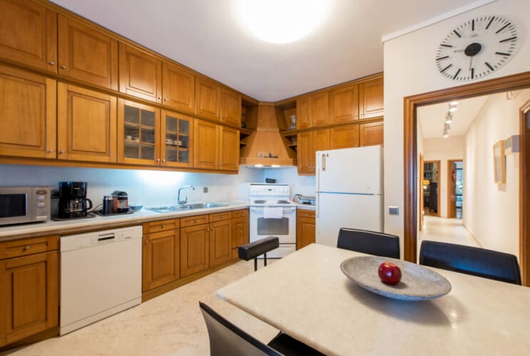 Kitchen and dining table