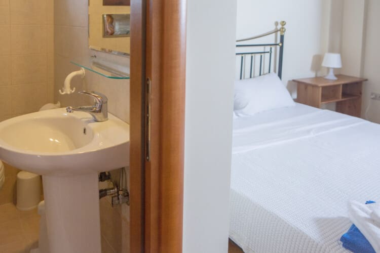 Bedroom with double bed