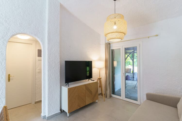 Living room with smart 50'' TV