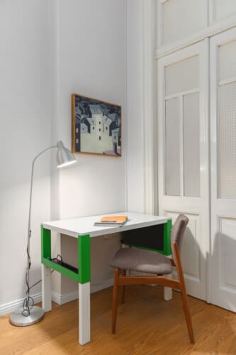 Work desk