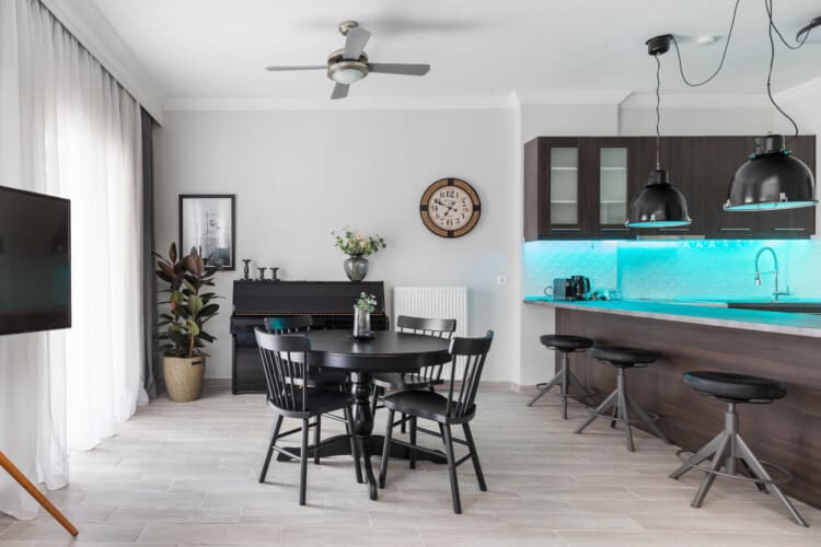 Dining area with piano