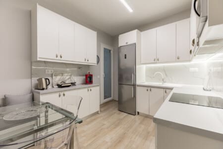 Private kitchen with dining area