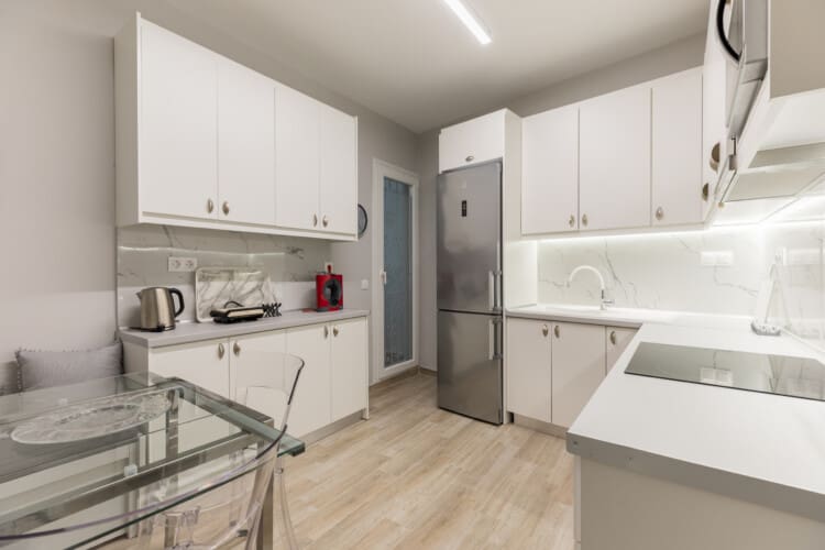 Private kitchen with dining area