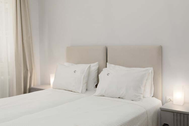 Second room with twin beds