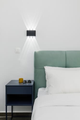 Bedroom with queen size bed