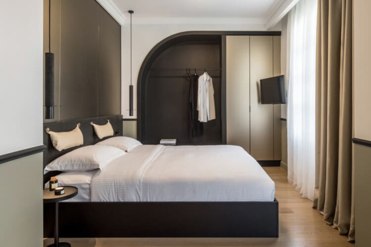 Queen Bed